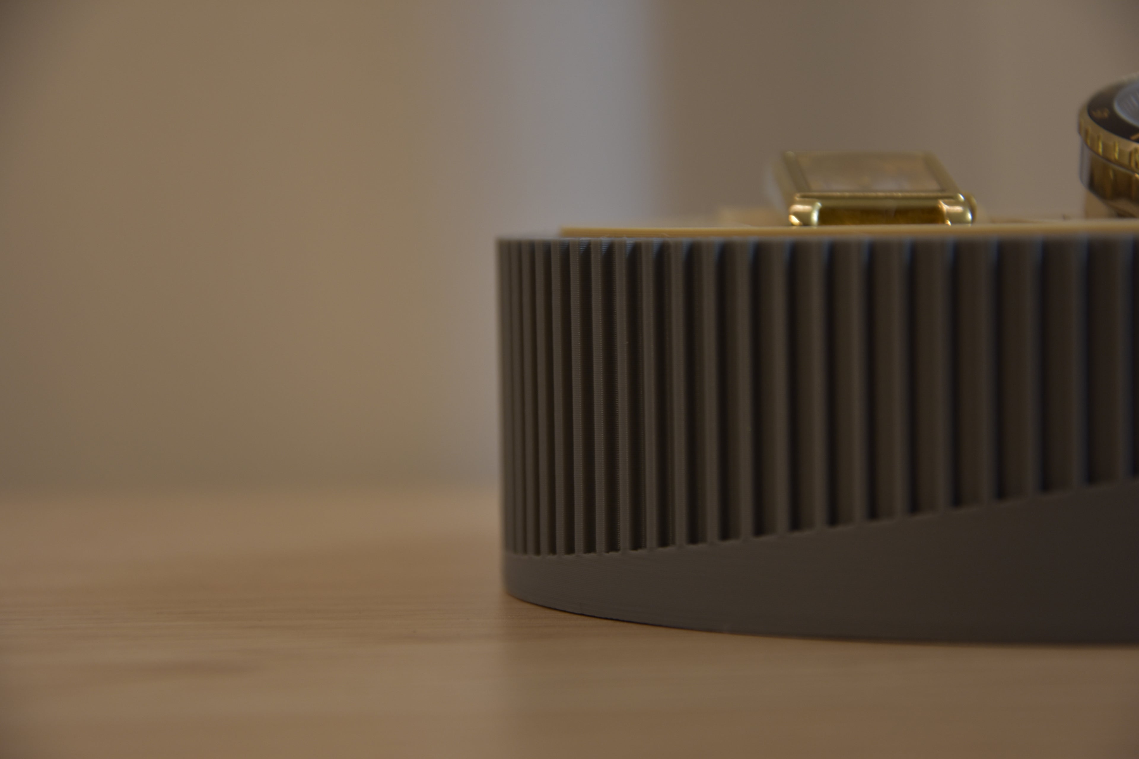 Japandi Uhrenständer